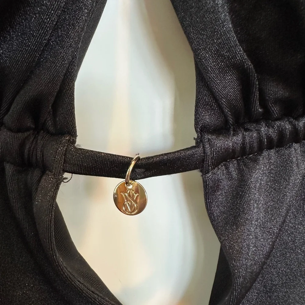 Victoria’s Secret High Neck KeyHole Monokini Black Swimsuit size Medium NWT